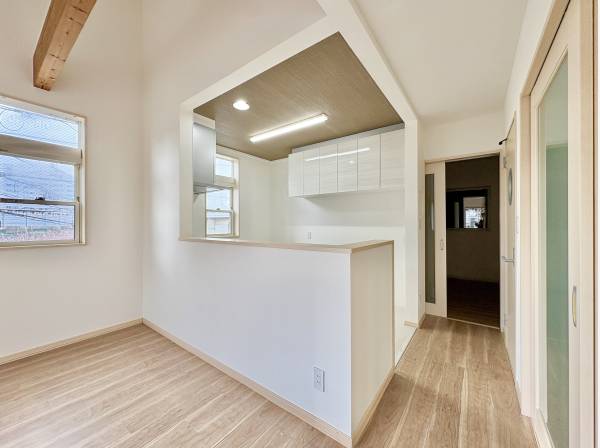 対面キッチンはお子様を安心して遊ばせながら家事ができます