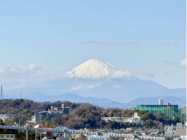 少しのぞき込めば富士山もしっかりと眺望できます！