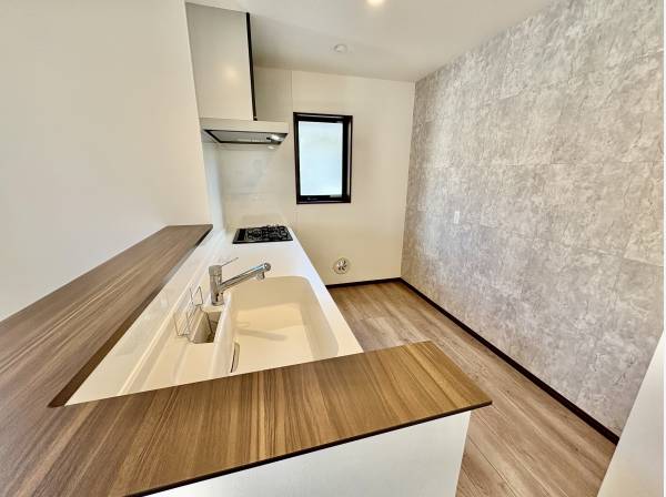 キッチンスペースも広々しております。