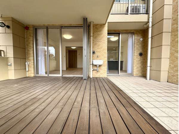 大型バルコニーのある住戸