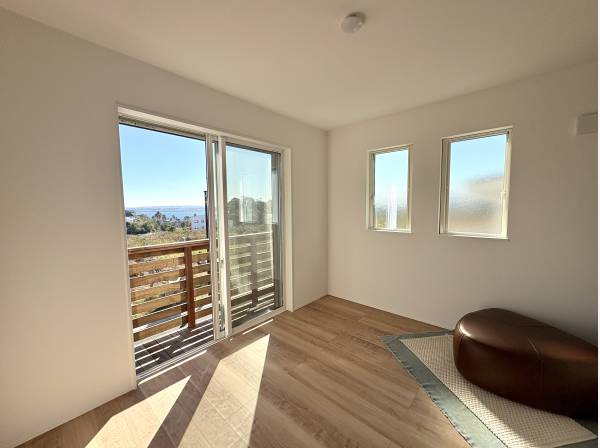 毎日の中で海を感じて過ごせる居室です