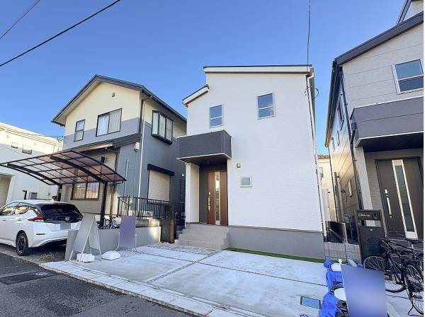 カースペースは自転車置場も設けられそうなゆとりある広さ