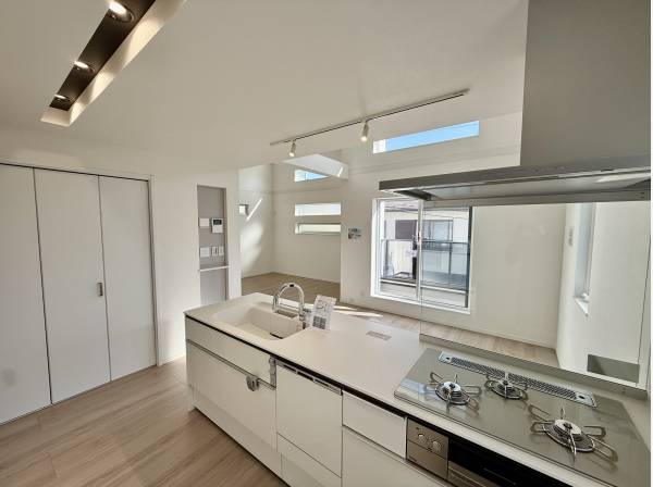 食洗器完備のシステムキッチン