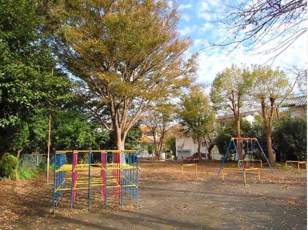 ハイランド夕陽台公園まで徒歩4分（約320m）