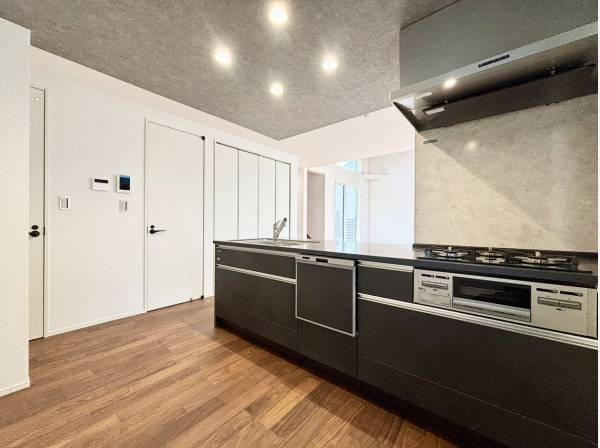 作業スペースもゆとりがございます