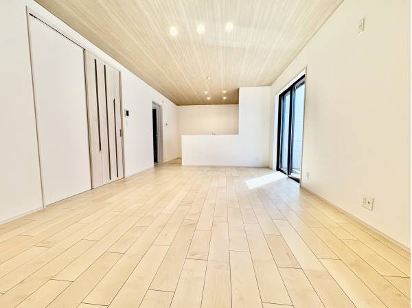 LDKは約16帖です。客間が隣にありますので、合計すると約20.5帖。