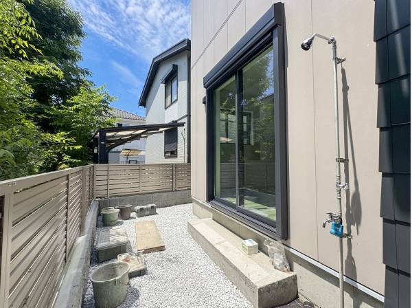 シャワー付きの外部水栓はガーデニングや海帰りを快適にサポート