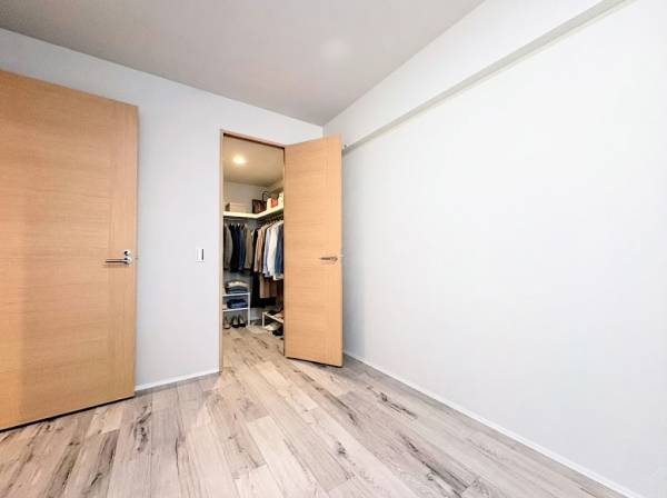 大容量WICつきの洋室（家具はイメージです）