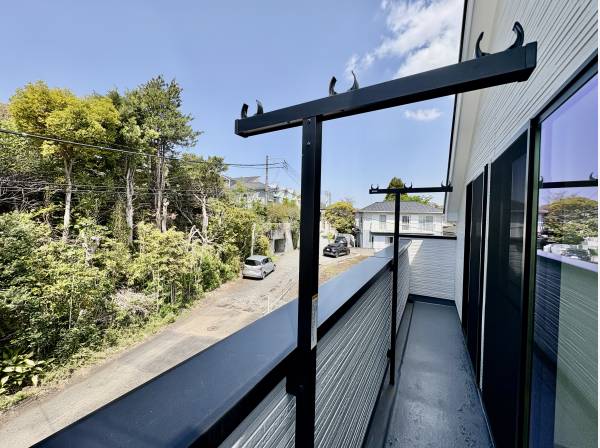 風が通る場所なので洗濯物も早く乾きそうですね。