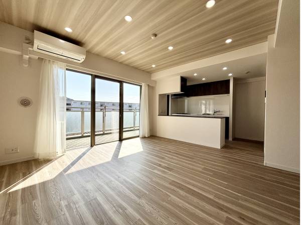 約15.7帖の広々としたLDK