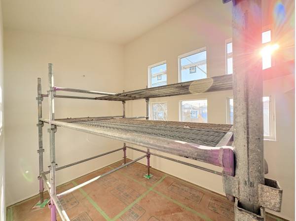 南向きの採光のとれた洋室