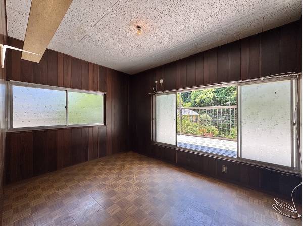2階は洋室が2部屋あります。風通りも良好でした！