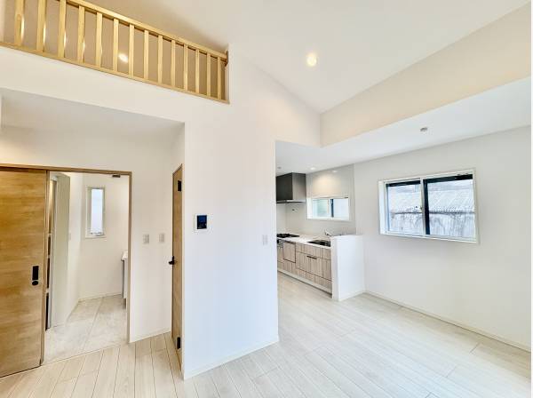 LDKは開放的ですね。