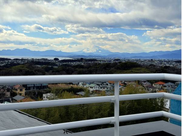 屋上から望むこの富士山