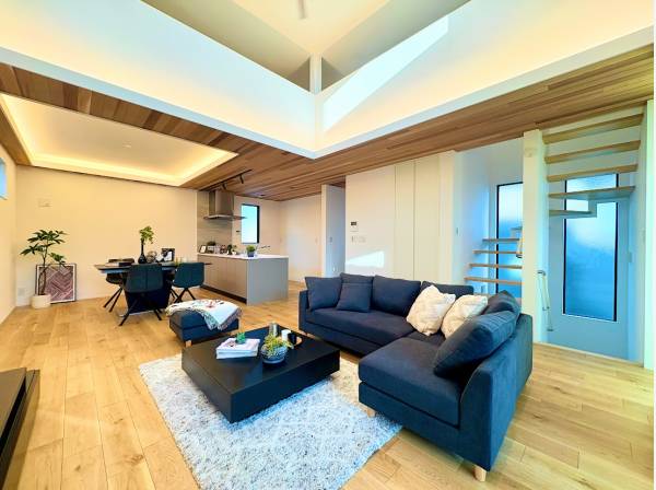 陽当たりも良好で明るい室内！