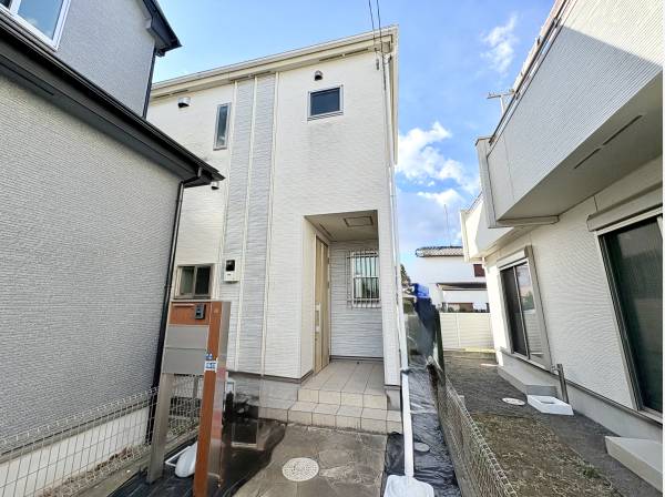 住まいの外観。築年数は10年です