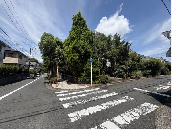 区画も広く、南西道路に接道！