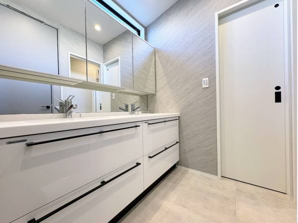 広々としたサニタリールーム