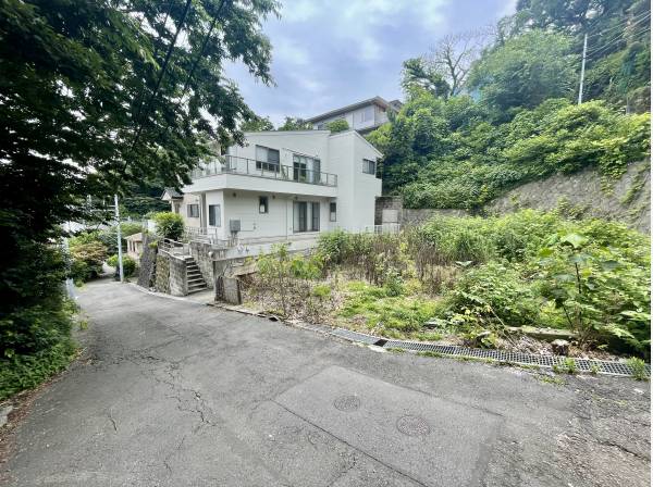 前面道路もゆとりがあります
