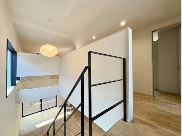 2階ホールも開放的な空間♪