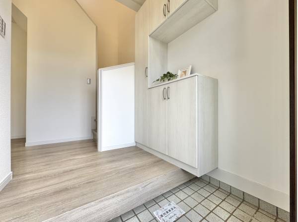 シンプルだけど使い勝手の良いエントランス。