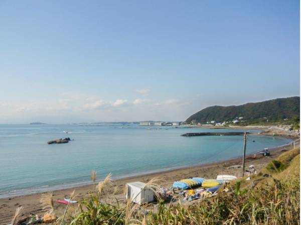 一色海岸まで徒歩12分(約900ｍ)