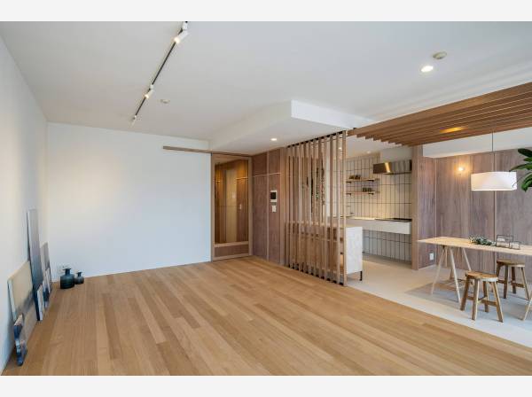 木の温もりを感じるお部屋です