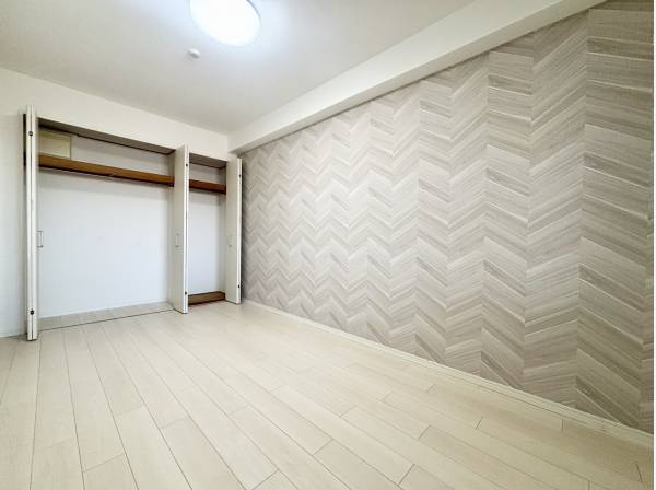 約7帖の広々とした洋室