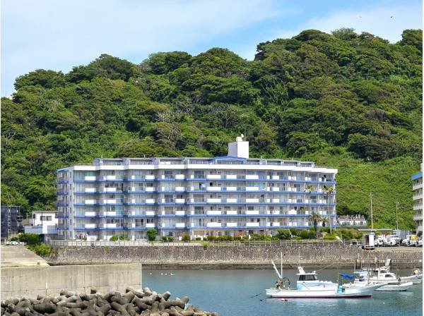 深い緑と海に囲まれた自然豊かなロケーション