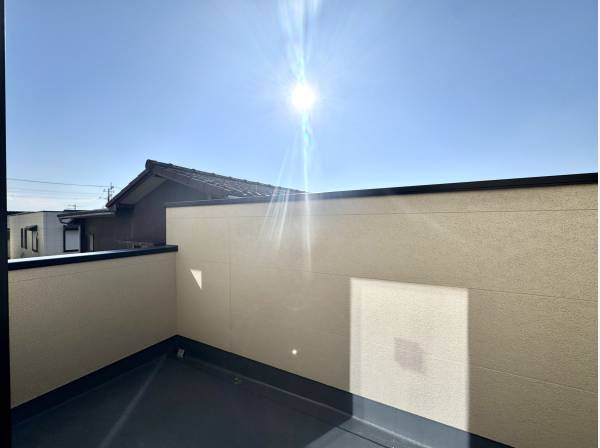 プライバシーを確保したバルコニー