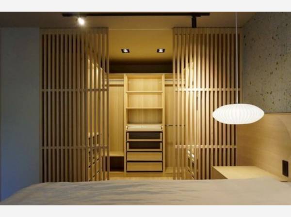 メインベッドルームのクローゼット