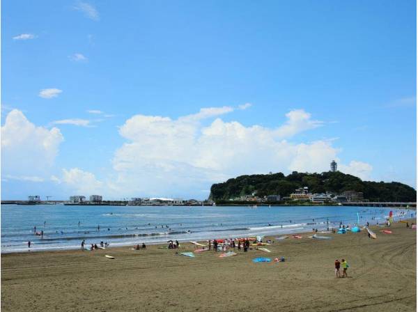 片瀬東浜海水浴場まで自転車で8分（約2.3㎞）