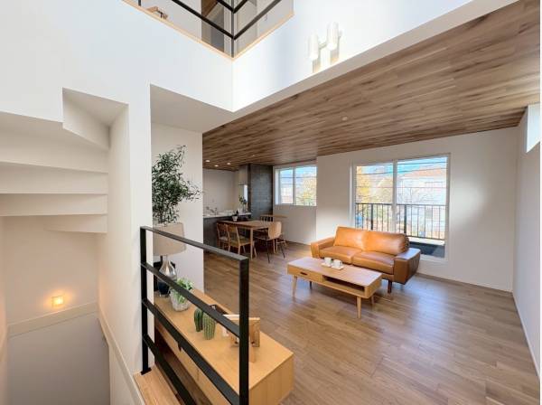 17.6帖のあたたかいLDK、湘南らしい雰囲気ですね