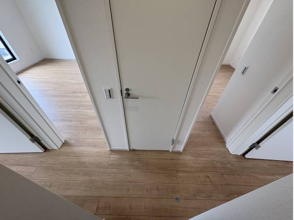 2階には部屋が4部屋ありますよ！夜には全員集合ですね！