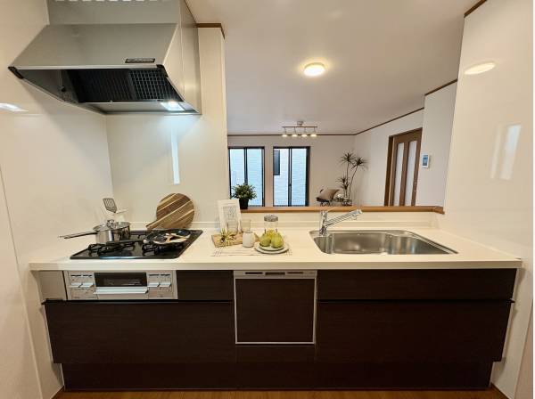 食洗機の付いた片付け楽なシステムキッチン