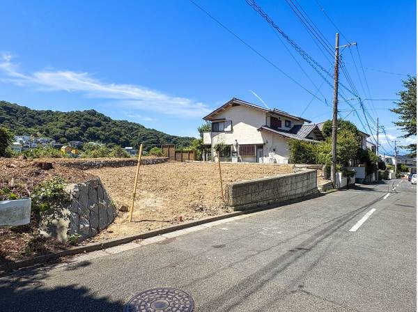 広く開放的な前面道路