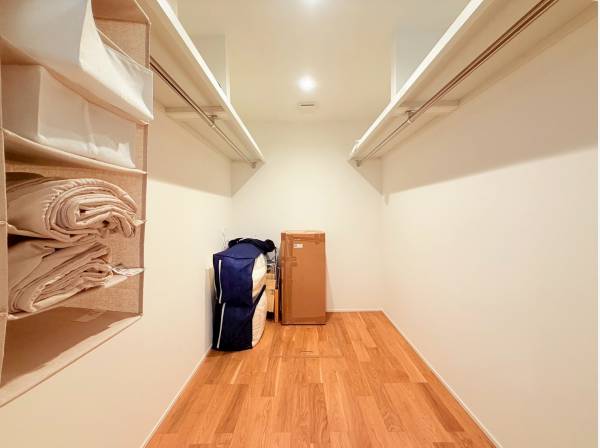 WICはこんなにも大容量！上部にも収納スペースがございます！