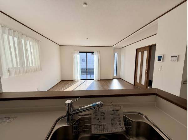 リビングを見渡すことができます