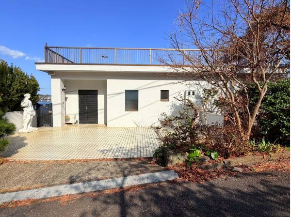 敷地は128.79坪と広大！カースペースもゆとりがありますね！