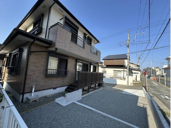 広々した庭や駐車場に