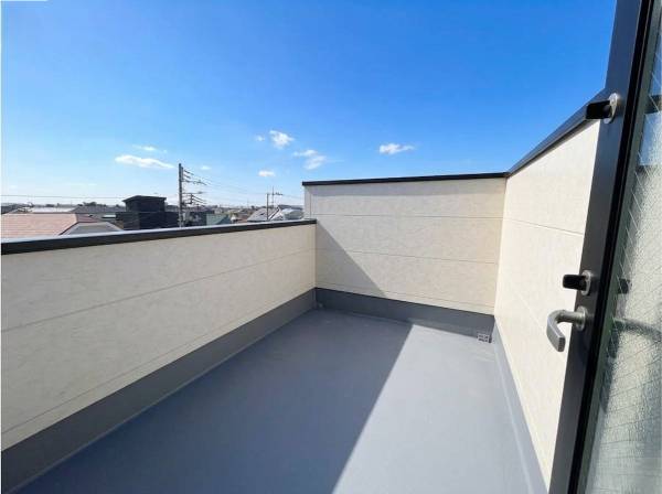 ルーフバルコニーがありますよ！