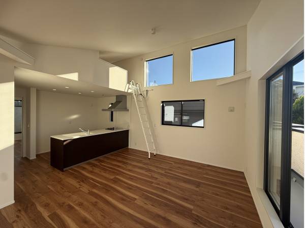 陽当り良好なリビングルーム