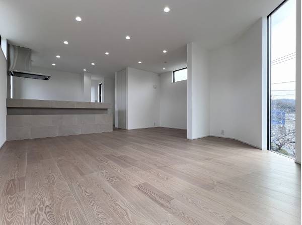 インテリアの邪魔をしないナチュラルなカラーのリビング