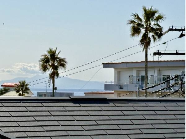 2階からの景色は拓けております。