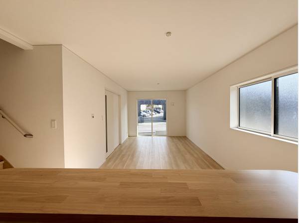 対面キッチンリビング全体を見渡せます