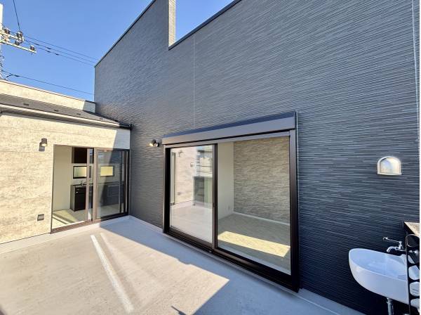 陽当たりが良さそうなバルコニー部分