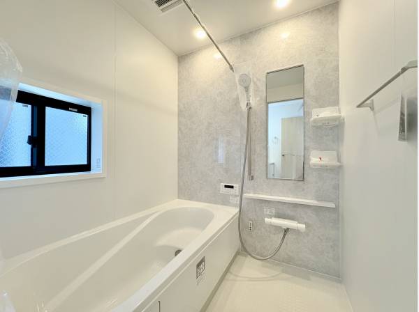 バスルームに浴室乾燥機が付いています