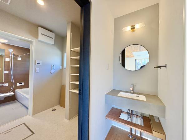 清潔感のある色合いで統一され、スッキリとした印象を受けます