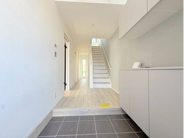 ワイドに造られた玄関スペース！