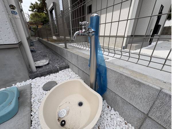 外には水道が有りますよ！